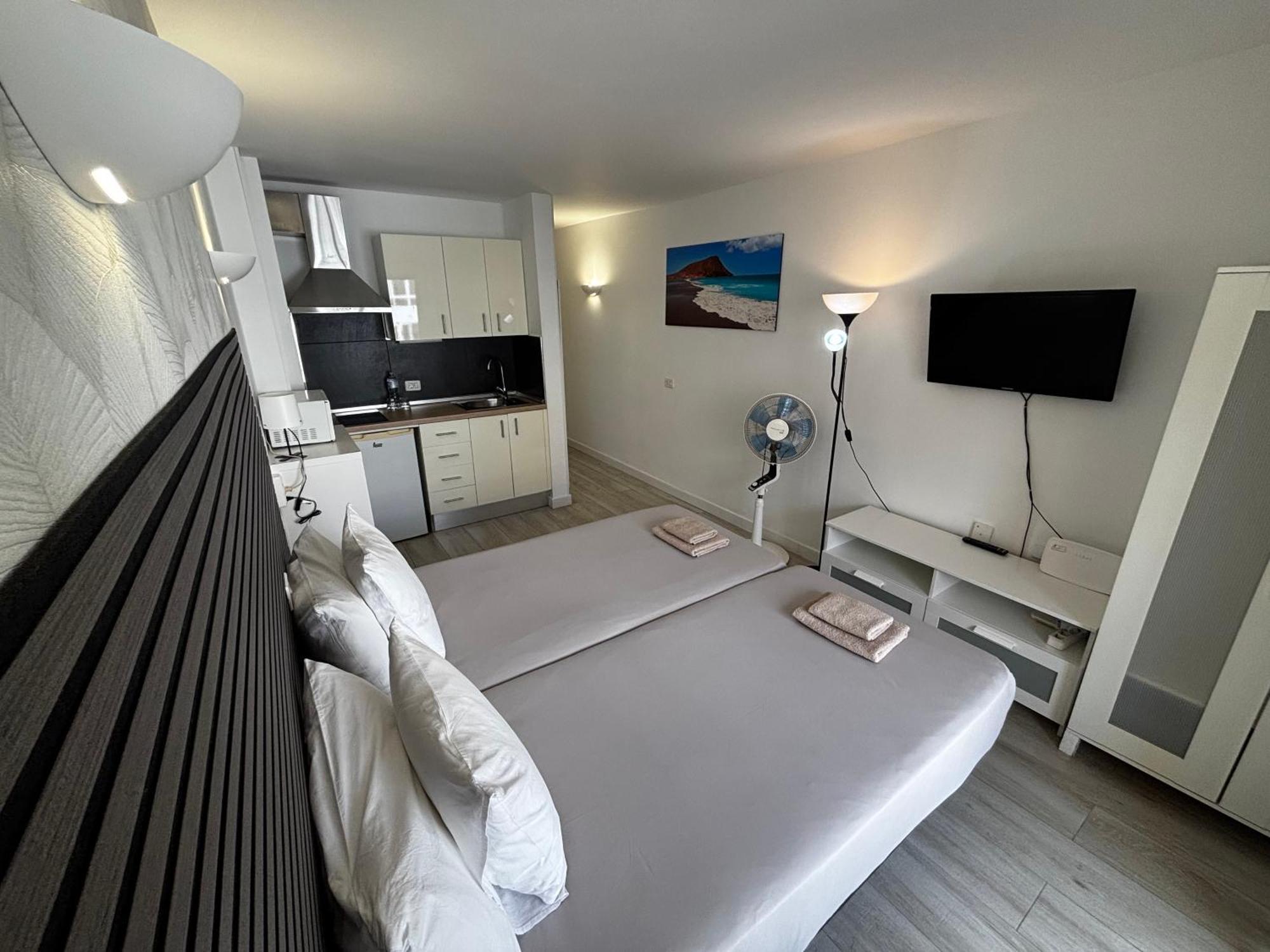 Cozy Studio in Los Cristianos Beach FREE WIFI Arona  Zewnętrze zdjęcie
